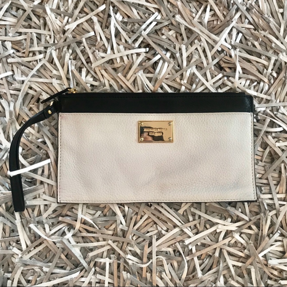 Michael Kors black and white wristlet